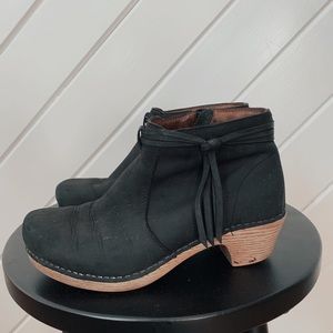 DANSKO Maria clog bootie, black leather, 8